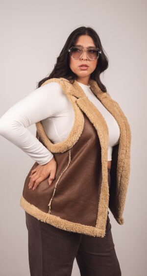 Alternative view of CHALECO GAMULAN