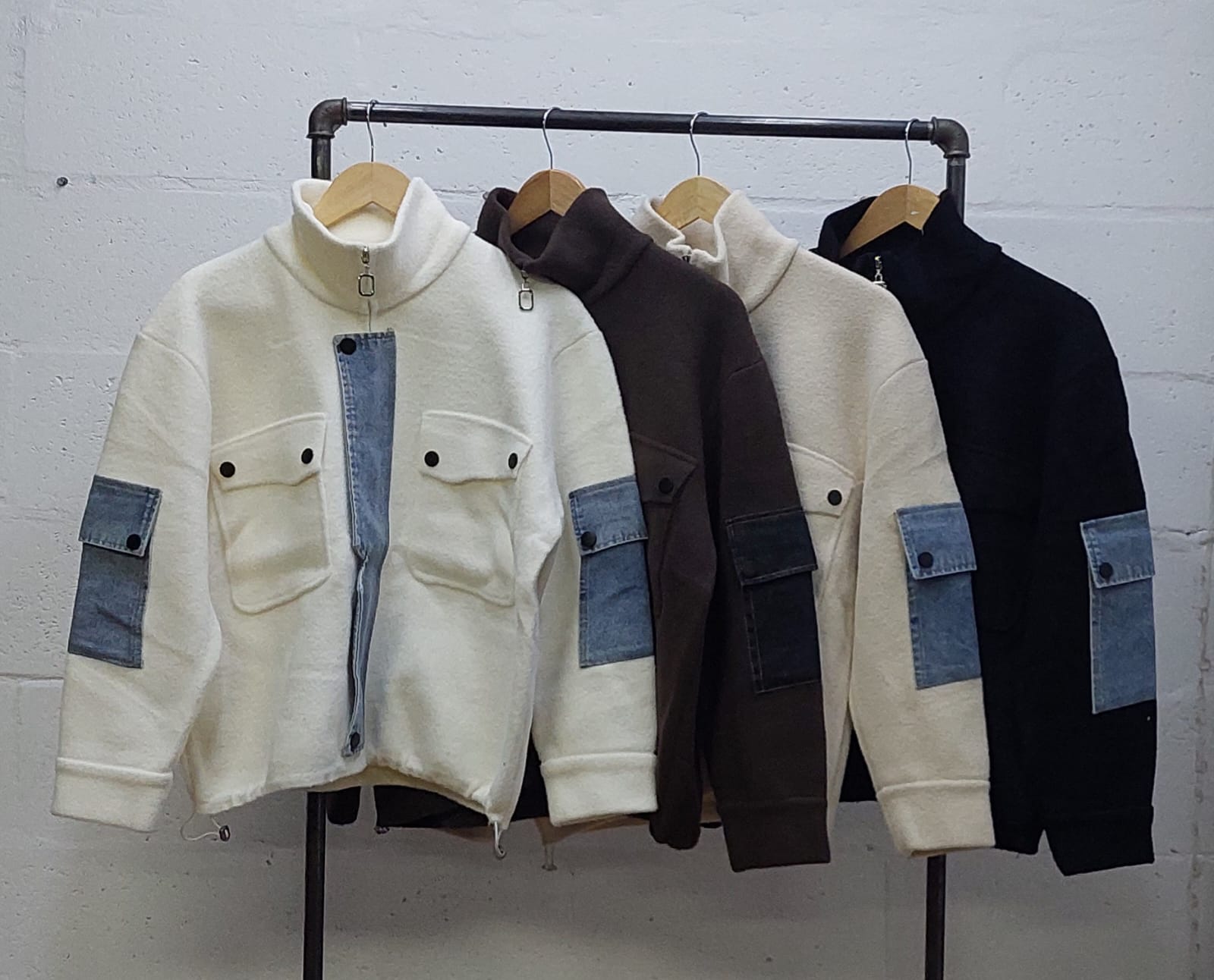 CAMPERA SUETER CON JEANS - 337 - Imagen 7