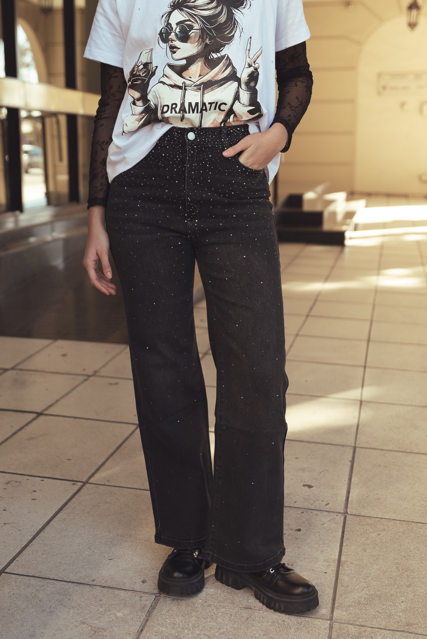 JEAN BLACK WID LEG STRASS - A25R10